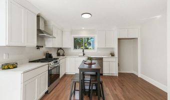 122 James St, Acushnet, MA 02743