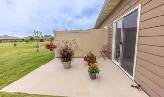 1716 Miller Ln, Aberdeen, SD 57401