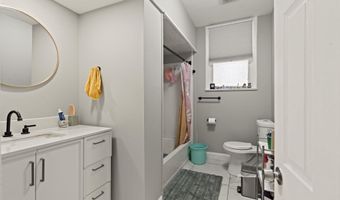 227 W GRAISBURY Ave, Audubon, NJ 08106