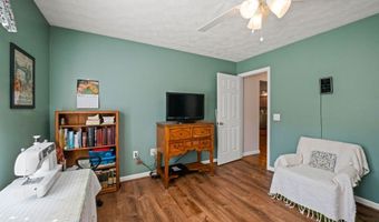 108 Lock Ln, Alum Creek, WV 25003
