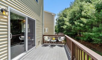 10 Ellsworth Village Rd 10, Acton, MA 01720