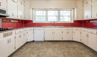 1402 W 12th St, Alma, GA 31510