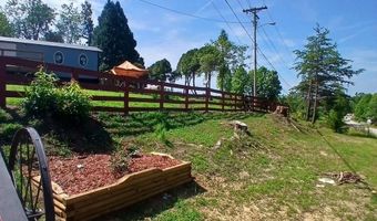 14 Manor Dr, Beattyville, KY 41311