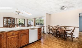 8 Meadow Ln, Coventry, RI 02816