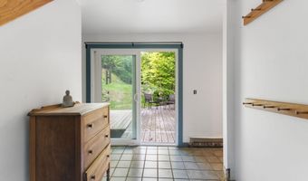 25-27 Gingko Ln, Brattleboro, VT 05301