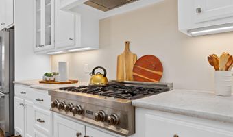 549 Morningstar Rd, Auburn, IN 46706