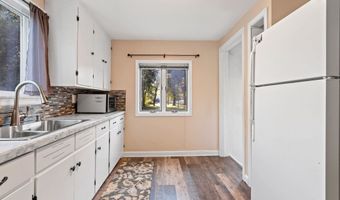 1833 N OWAISSA St, Appleton, WI 54911