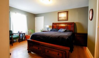 671 Essex St, Bangor, ME 04401