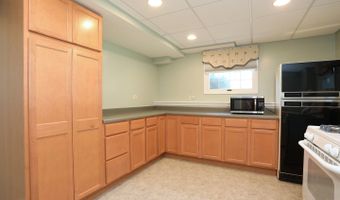 910 S Vista Dr, Algonquin, IL 60102