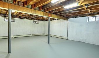 86 Rogers Ave, Barrington, RI 02806