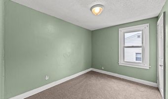 884 Lovers Ln, Akron, OH 44306