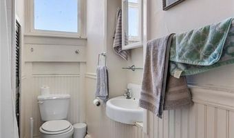 29 Marsh St 3, Newport, RI 02840