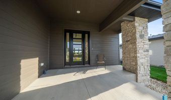 1517 W Autumn Cir, Brandon, SD 57005