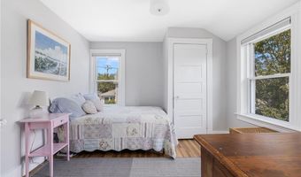10 Eustis Ave, Newport, RI 02840