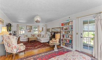 1220 Hope St, Bristol, RI 02809