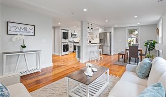 13 Carey St, Newport, RI 02840