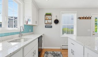 9 Doran Ave, Bristol, RI 02809