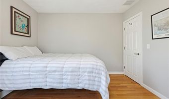 9 Doran Ave, Bristol, RI 02809