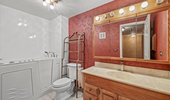 602 E Hackberry Dr, Arlington Heights, IL 60004