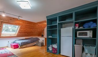 68 Merrimack Rd, Amherst, NH 03031