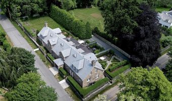 2 Hazard Ave, Newport, RI 02840