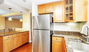 4079 S FOUR MILE RUN Dr 402, Arlington, VA 22204