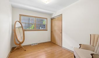 827 N Douglas Ave, Arlington Heights, IL 60004