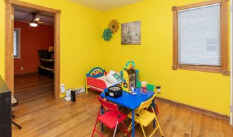 2614 E 38th Ct, Des Moines, IA 50317