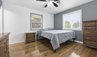 912 David St, Antioch, IL 60002