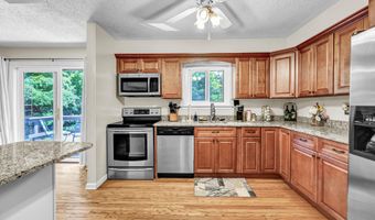 116 Homestead Ln 116, Brookfield, CT 06804