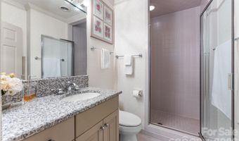 200 Robinhood Rd, Asheville, NC 28804