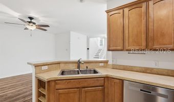 8 Winterberry Ln, Bluffton, SC 29910