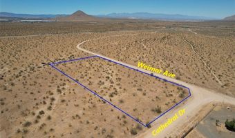 1 Cathedral Dr, Apple Valley, CA 92307