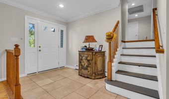 42 Crest Dr, Basking Ridge, NJ 07920