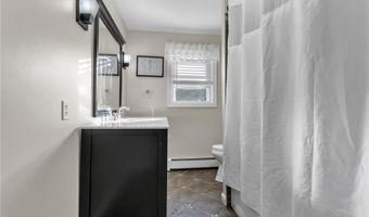 62 Canonchet Trl, Cranston, RI 02921