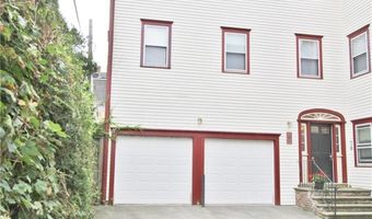 31 Franklin St 2, Newport, RI 02840