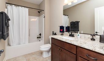 312 NE Pinehurst Cir, Ankeny, IA 50021