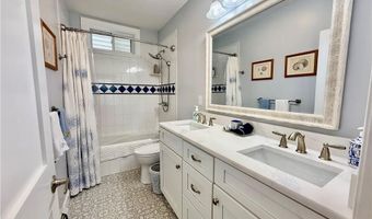 18 Carey St, Newport, RI 02840