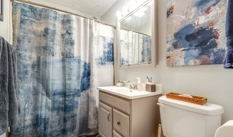 1042 Hartshorn St, Alliance, OH 44601