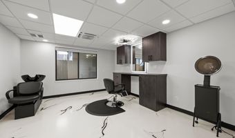 4588 Kenny Rd, Columbus, OH 43220