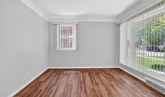 9709 Park Ave, Allen Park, MI 48101