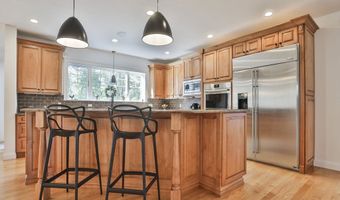108 Oak Trl, Bolton, MA 01740