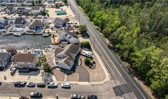 50 Yardarm Ct, Bayville, NJ 08721