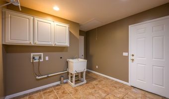 8 Oak Meadow Cv, Batesville, AR 72501