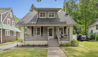 1052 Parkside Dr, Alliance, OH 44601
