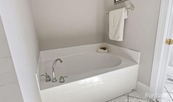 8 Sweet Gum Dr, Asheville, NC 28805