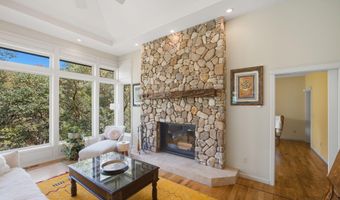 545 Ashland Creek Dr, Ashland, OR 97520