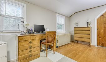 5 Woodland Pl, Airmont, NY 10952