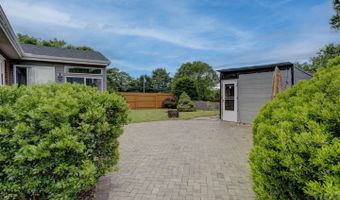 136 Juniper Ln, Berlin, CT 06037