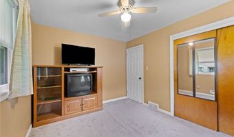 3350 Black Oak Ln, Austintown, OH 44511